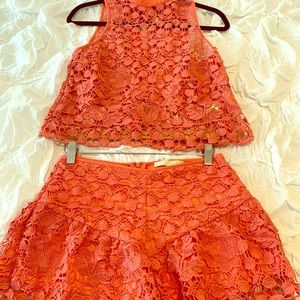Adorable two piece top and shots set.
